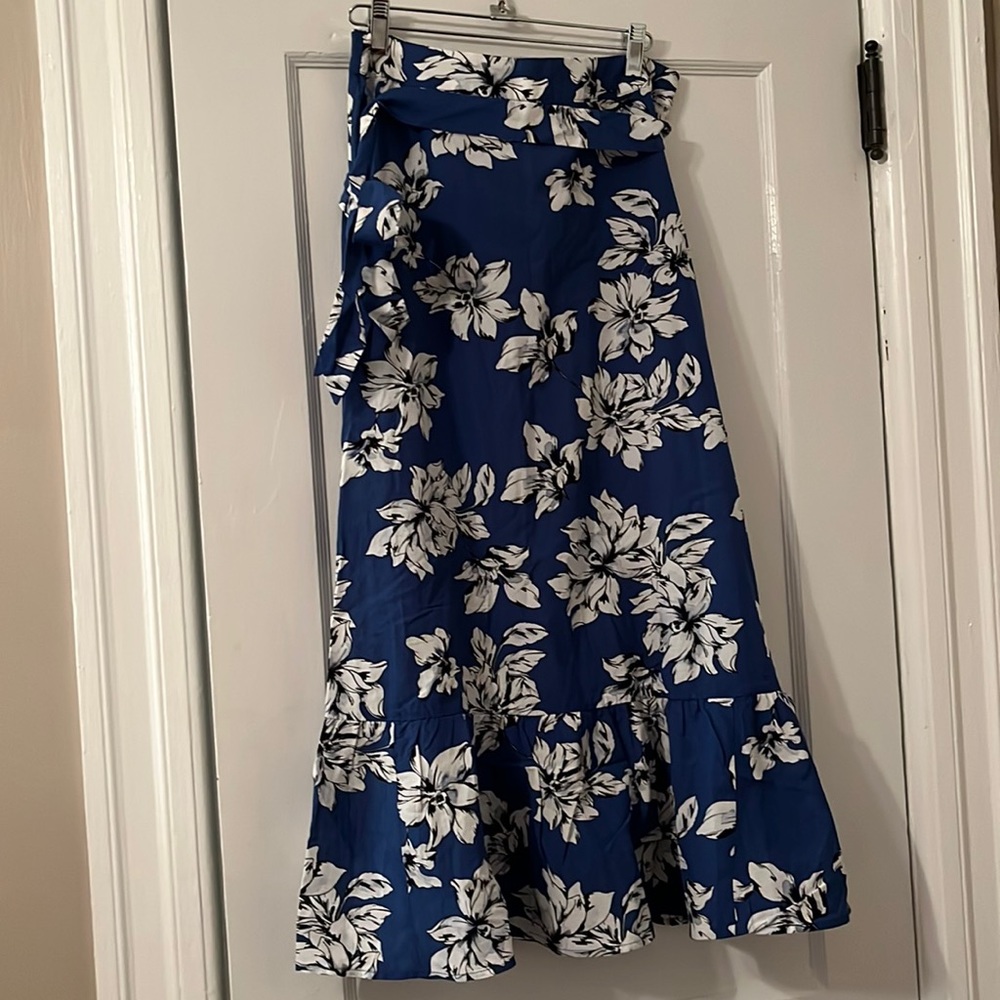 NWT Gap floral skirt